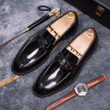 2026 new fashionable black men's social shoes, casual sparkling leather loafers, men's slippers, pointed formal shoes