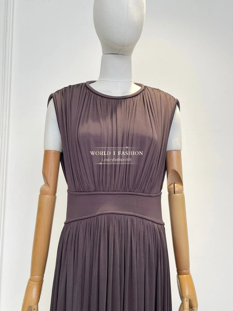 2025 New Brown Coffee Sleeveless Pleat Slit Hem Maxi Dress for Women Elegant